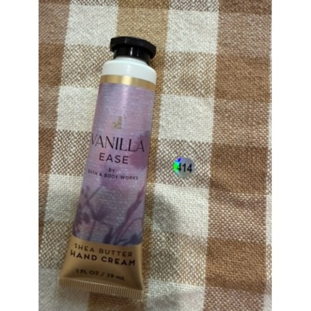 Bath & Body Works Vanilla Ease Shea Butter Hand Cream 1 fl oz 29 mL New